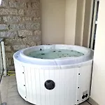 La Contessa Hotel